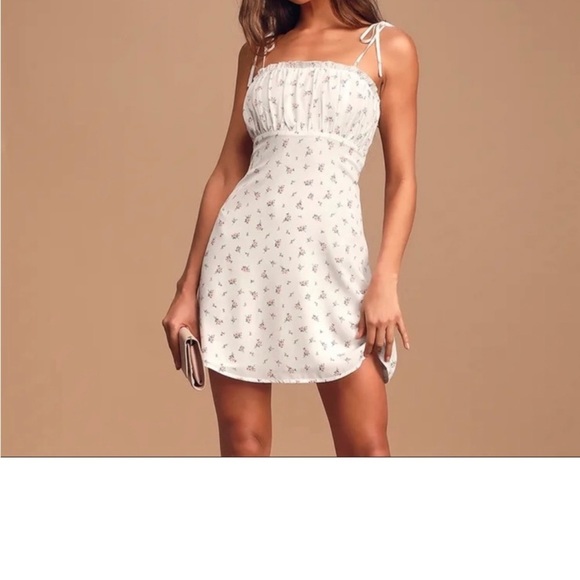 Lulus Dresses & Skirts - Lulu’s white floral print shoulder tie dress